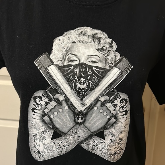 Keya unisex Small Black T - Picture 3 of 8